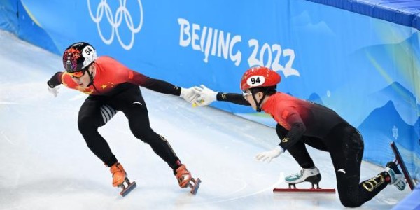开云登录网址入口-男子接力中国惊险晋级 李文龙与对手撞刀但很正常