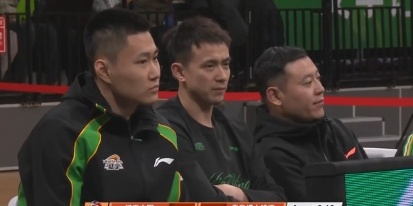 开云登录网址入口-轰33分还是惨败！硬汉也止不住落泪，粤迷评论区落井下石，太讽刺