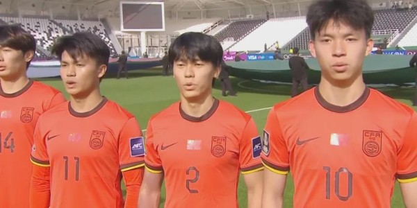 开云线上入口-西亚裁判坑惨中国男足，被踩踏遭无视+连续给黄牌，真的太黑了