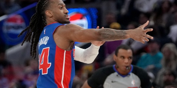 知足常乐！斯玛特缺阵防守崩盘是必然 9连胜虽被断期间进攻现象级