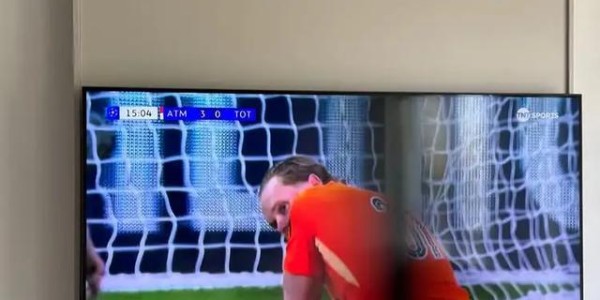 开云网站-23岁生日前，出身门将世家的他收到了足以毁掉职业生涯的“礼物”|金斯基|热刺|图多尔|欧冠|捷克_新浪体育_新浪新闻